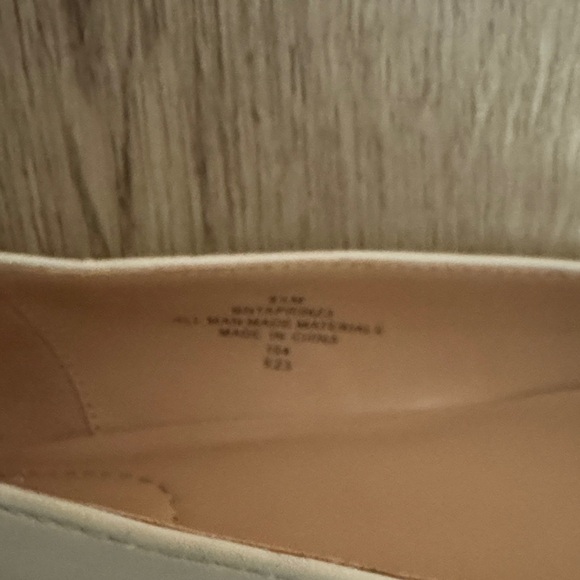 Bandolino Black and White Flats - Picture 4 of 6